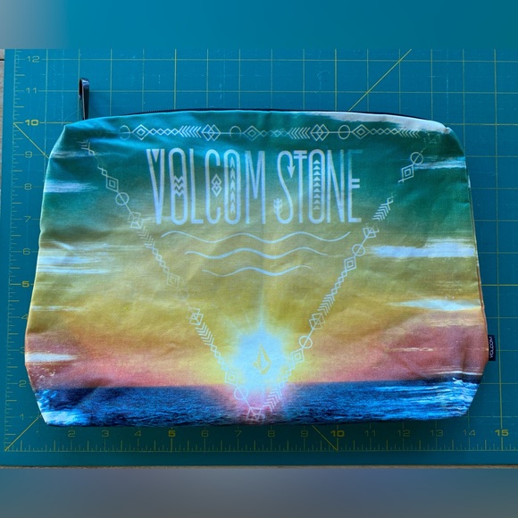 Volcom Art “Dusk to Dawn” Pouch - Picture 9 of 13